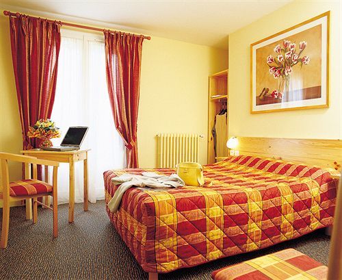 Logis Hotel Auberge De L'Etang Magnac-Bourg 外观 照片